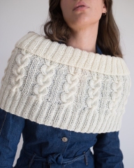 Izzy Lou Cabled Capelet PDF
